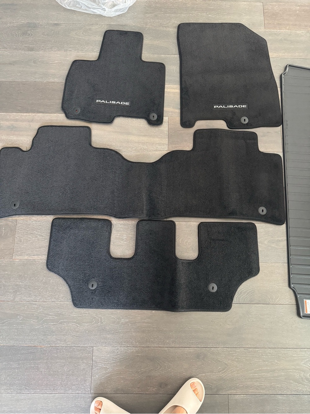 Brand new 2026 Hyundai PALISADE HYBRID SEL
PREMIUM 8P Carpet floor mats OEM